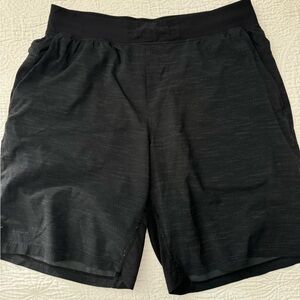 Men’s Lululemon shorts L